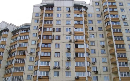 Остекление балкона в доме серии П 111М Куровское