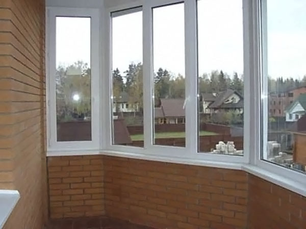 Остекления балкона в частном доме, коттедже и даче Куровское