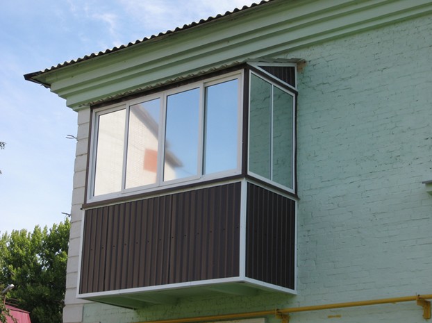 Легкое облегченное остекление балкона Куровское