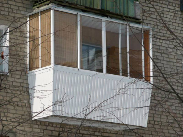 Увеличить и застеклить балкон с выносом Куровское