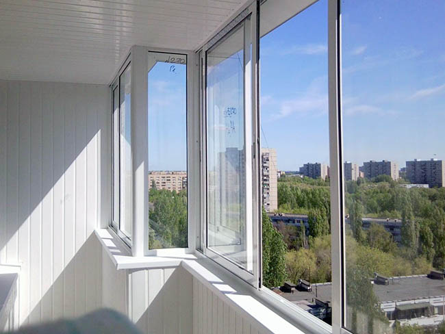 Нестандартное остекление балконов косой формы и проблемных балконов Куровское