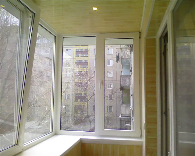 Остекление балкона в панельном доме по цене от производителя Куровское