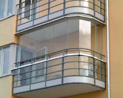 Сплошное безрамное остекление балкона без рам Куровское
